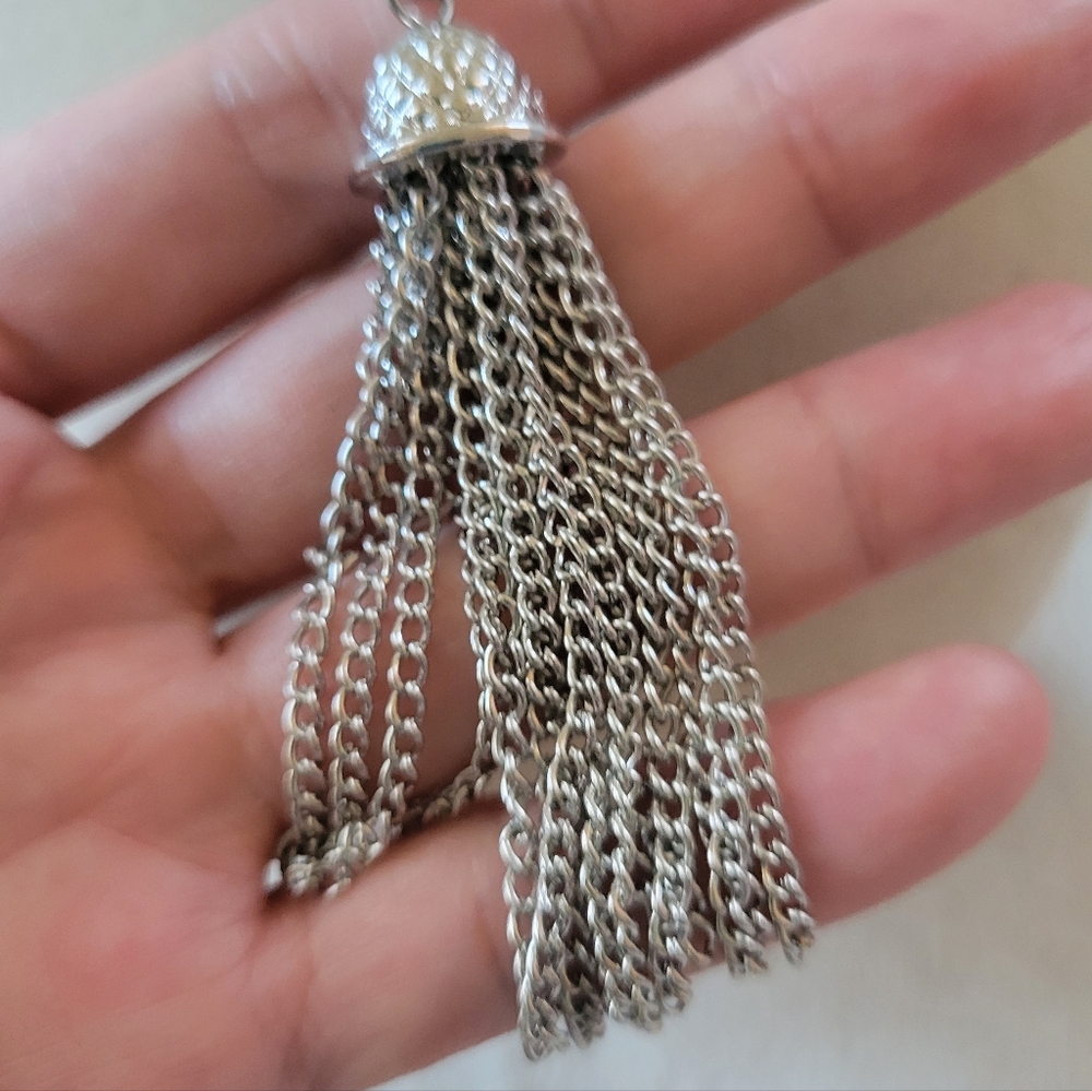 NWT Long Elegant Silver Tone Filigree Heart Pendant Tassel Necklace - Picture 5 of 10